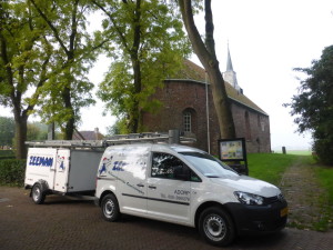 De kerk wordt schoongemaakt